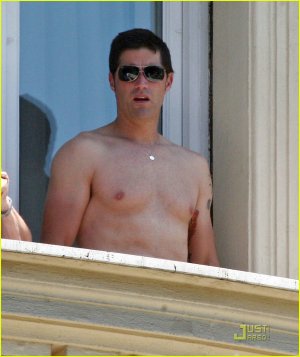 Matthew Fox, without his shirt, on a balcony in Rome, July 2009