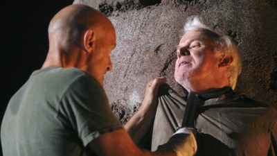 John Locke and his father Anthony Cooper in LOST 3x19 The Brig