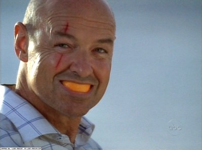 LOST Locke with orange in mouth (Pilot 1x02)